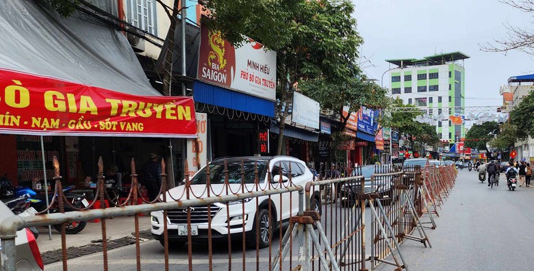 Du kh&aacute;ch đổ về chợ Viềng, gần 500 c&ocirc;ng an đảm bảo an ninh, trật tự- Ảnh 5.