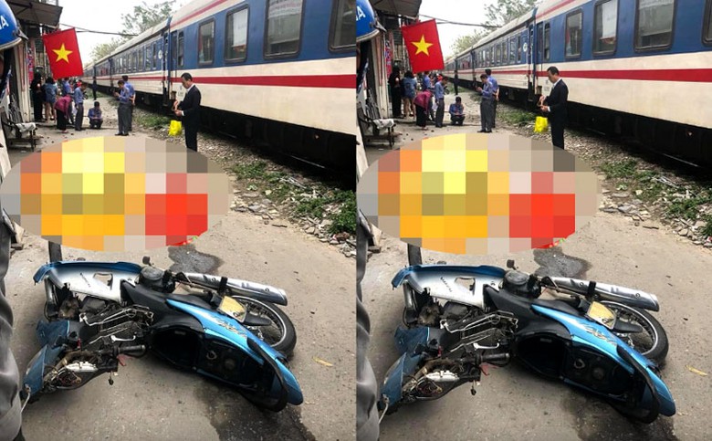 Hiện trường vụ tai nạn giao th&ocirc;ng giữa xe m&aacute;y v&agrave; t&agrave;u hỏa ở đường Ngọc Hồi, huyện Thanh Tr&igrave;, TP H&agrave; Nội.