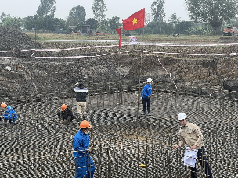 Sốt ruột tiến độ đường d&acirc;y 500kV do tỉnh giao mặt bằng 