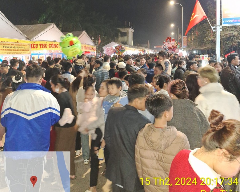 Hàng ngàn người xem vua cày ruộng tại Lễ hội Tịch điền Đọi Sơn- Ảnh 3. Hàng ngàn người xem vua cày ruộng tại Lễ hội Tịch điền Đọi Sơn- Ảnh 3.