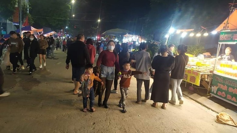 Hàng ngàn người xem vua cày ruộng tại Lễ hội Tịch điền Đọi Sơn- Ảnh 4. Hàng ngàn người xem vua cày ruộng tại Lễ hội Tịch điền Đọi Sơn- Ảnh 4.