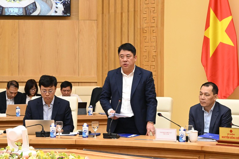 Sốt ruột tiến độ đường d&acirc;y 500kV do tỉnh giao mặt bằng 