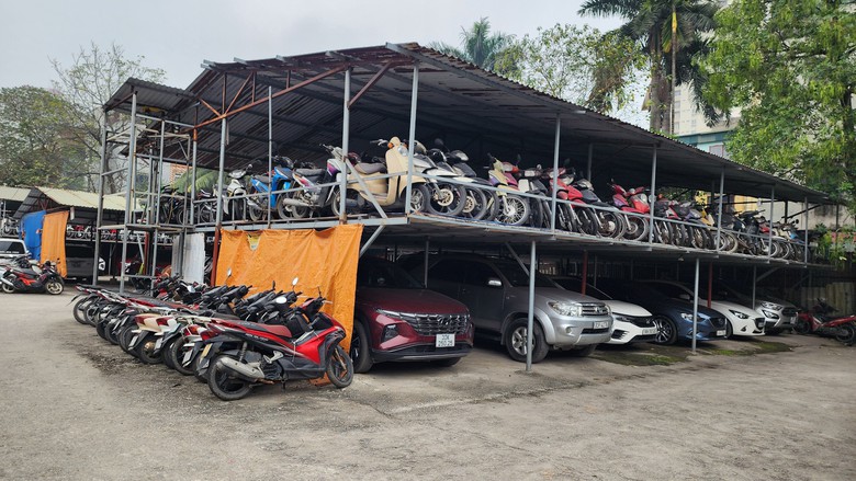 Mạnh tay xử phạt nồng độ cồn dịp Tết: B&atilde;i giữ xe vi phạm chật k&iacute;n, qu&aacute; tải- Ảnh 7.