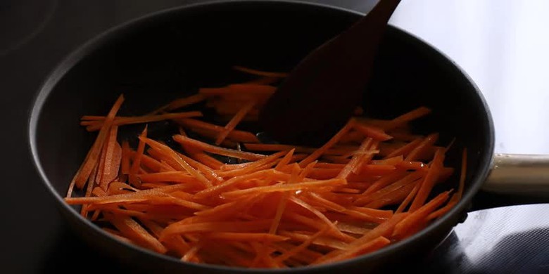 M&oacute;n ăn dọn tủ ng&agrave;y Tết vừa ngon miệng, dễ l&agrave;m lại gi&uacute;p giải ngấy- Ảnh 18.