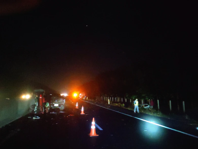 Tai nạn li&ecirc;n ho&agrave;n giữa 4 &ocirc; t&ocirc; tr&ecirc;n cao tốc Phan Thiết - Dầu Gi&acirc;y- Ảnh 1.