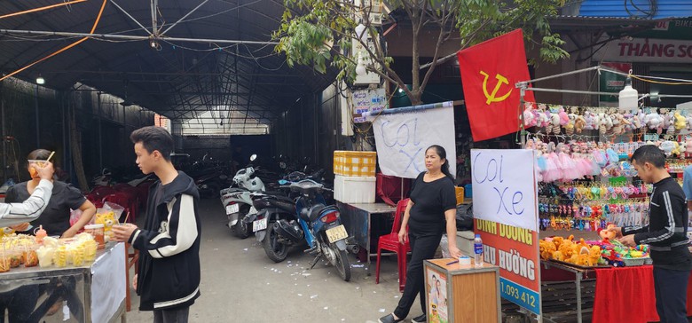 Du kh&aacute;ch đổ về chợ Viềng, gần 500 c&ocirc;ng an đảm bảo an ninh, trật tự- Ảnh 8.