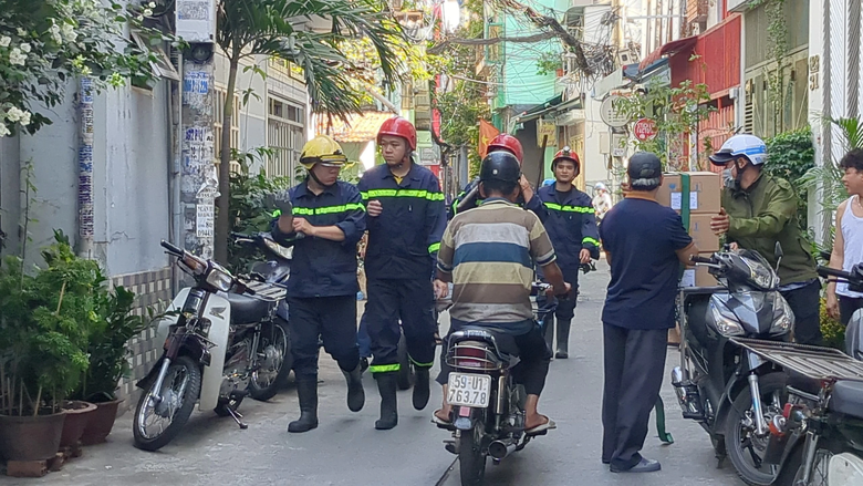 Danh t&iacute;nh 4 người tử vong trong vụ ch&aacute;y nh&agrave; ở TP.HCM, 1 nạn nh&acirc;n l&agrave; gi&aacute;o vi&ecirc;n- Ảnh 1.