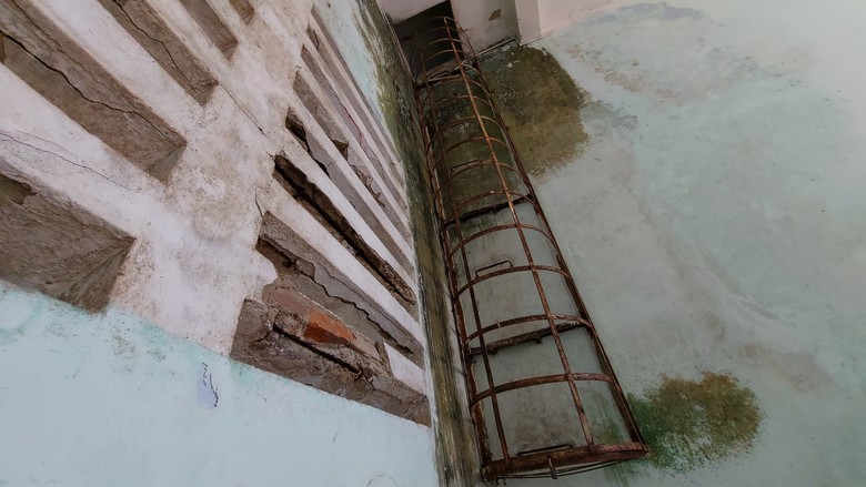 Cận cảnh 3 chung cư hết hạn sử dụng, l&agrave; nơi ở của 2.000 người tại Đ&agrave; Nẵng- Ảnh 2.