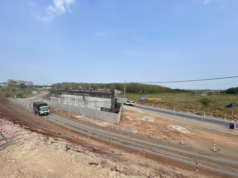 240 thửa đất vắng chủ cản tiến độ cao tốc Bi&ecirc;n H&ograve;a - Vũng T&agrave;u- Ảnh 1.