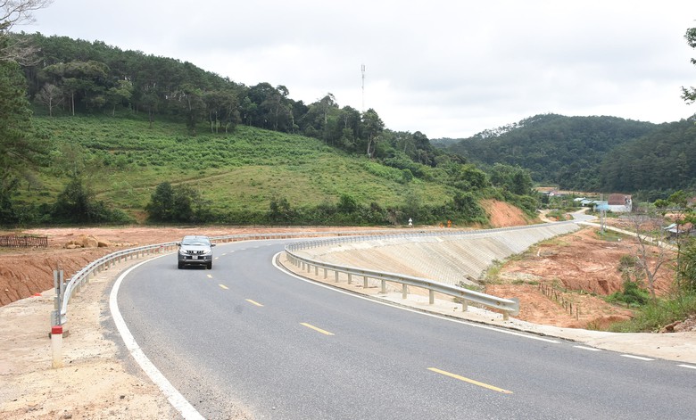 Vì sao chưa bố trí 1.400 tỷ đồng đầu tư QL40B qua Kon Tum?- Ảnh 1. Vì sao chưa bố trí 1.400 tỷ đồng đầu tư QL40B qua Kon Tum?- Ảnh 1.