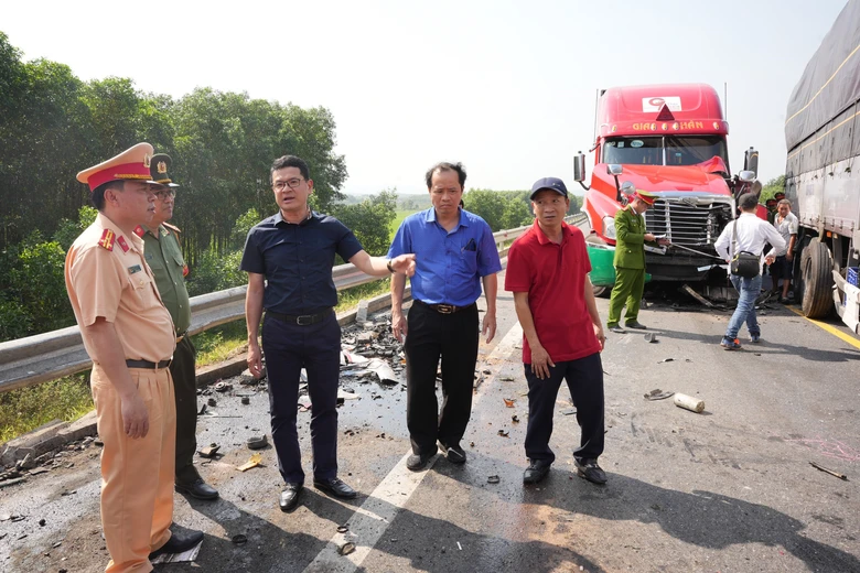 Tai nạn tr&ecirc;n cao tốc Cam Lộ-La Sơn: Kết quả kiểm tra nồng độ cồn c&aacute;c t&agrave;i xế ra sao?- Ảnh 1.