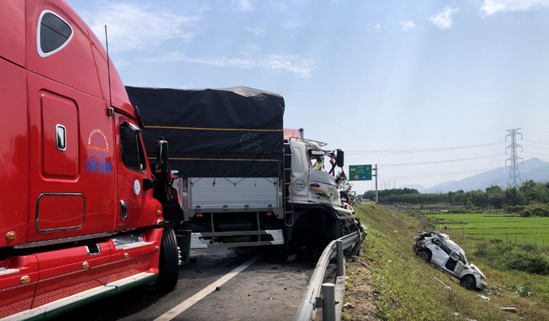 Hiện trường vụ tai nạn giao th&ocirc;ng.