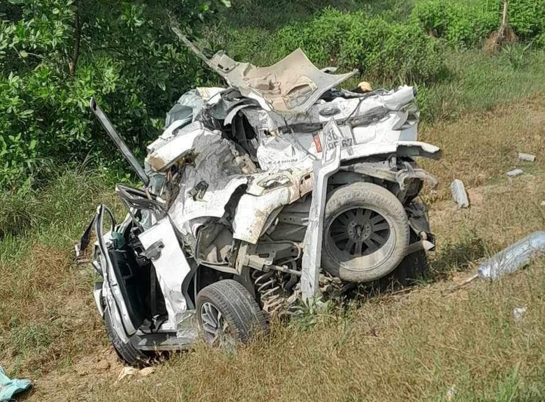 Ô tô đua nhau lấn làn, vượt ẩu trên cao tốc Cam Lộ - La Sơn- Ảnh 6. Ô tô đua nhau lấn làn, vượt ẩu trên cao tốc Cam Lộ - La Sơn- Ảnh 6.