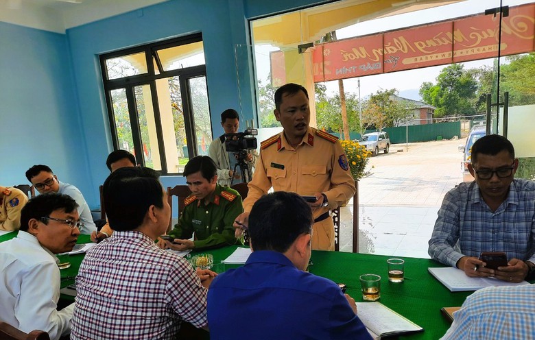 Tài xế gây tai nạn 3 người chết trên cao tốc Cam Lộ - La Sơn ít khi lái xe- Ảnh 5. Tài xế gây tai nạn 3 người chết trên cao tốc Cam Lộ - La Sơn ít khi lái xe- Ảnh 5.