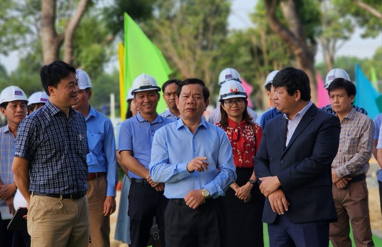 Hai c&ocirc;ng tr&igrave;nh trăm tỷ ở Quảng Ng&atilde;i cam kết về đ&iacute;ch vượt tiến độ- Ảnh 2.