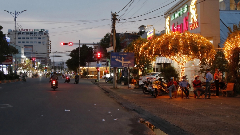 Tết đến, dịch vụ đưa kh&aacute;ch dự tiệc về nh&agrave; bội thu- Ảnh 1.