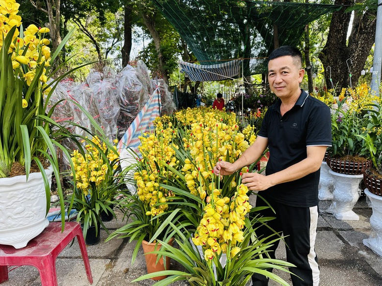 Sắp Tết, thị trường hoa ở TP.HCM vẫn k&eacute;m sắc- Ảnh 4.