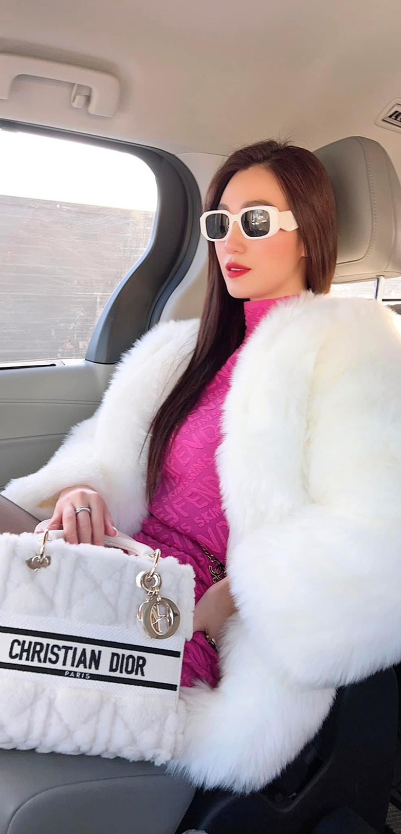 Vừa ra Tết, showbiz Việt đã có đủ Vừa ra Tết, showbiz Việt đã có đủ