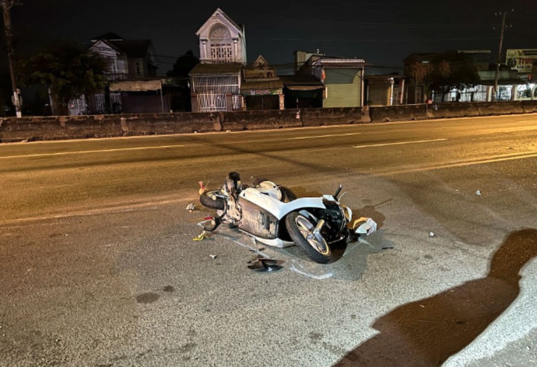 Hiện trường vụ va chạm khiến nam thanh niên thiệt mạng. Hiện trường vụ va chạm khiến nam thanh niên thiệt mạng.