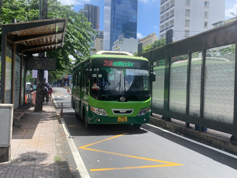 TP.HCM: Xe bu&yacute;t, taxi vận chuyển hơn 22,1 triệu lượt kh&aacute;ch trong dịp Tết- Ảnh 1.