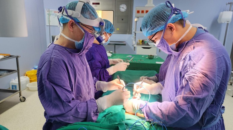 "M&ugrave;a" xoắn tinh ho&agrave;n, thiếu ni&ecirc;n thấy dấu hiệu n&agrave;y cần nhập viện ngay- Ảnh 1.