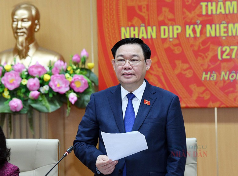 Chủ tịch Quốc hội: Đừng bao giờ bố tr&iacute; gi&aacute;o dục v&agrave; y tế 