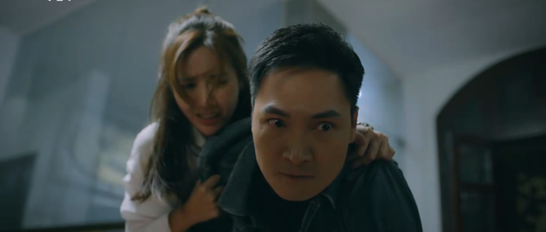 Lâm kịp thời xuất hiện cứu Dương khỏi Gia Khiêm. Lâm kịp thời xuất hiện cứu Dương khỏi Gia Khiêm.