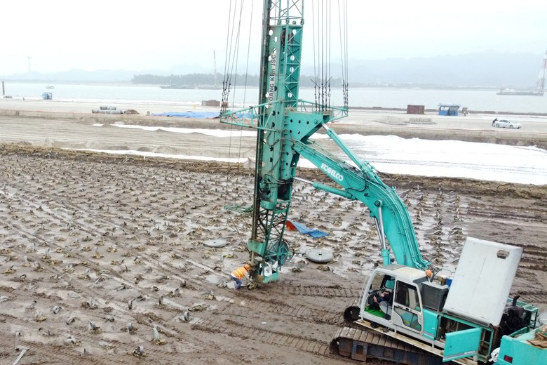 Nhộn nhịp c&ocirc;ng trường thi c&ocirc;ng cảng Lạch Huyện- Ảnh 5.