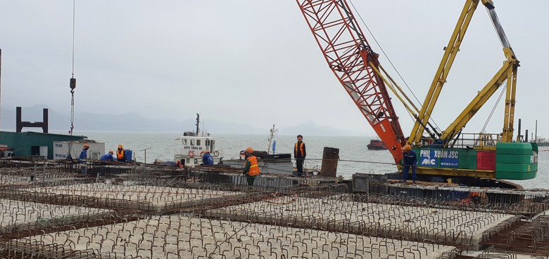 Nhộn nhịp c&ocirc;ng trường thi c&ocirc;ng cảng Lạch Huyện- Ảnh 9.