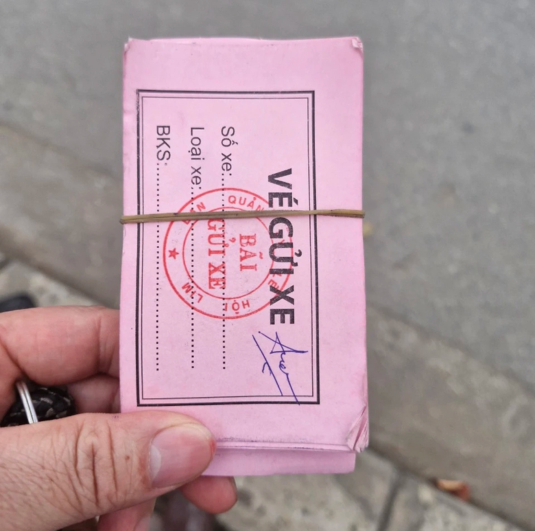 Bắc Ninh: Điểm tr&ocirc;ng giữ xe tại hội Lim 