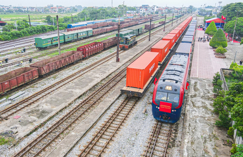 Kết nối Đ&ocirc;ng - T&acirc;y Thủ đ&ocirc; bằng mạng đường sắt v&agrave;nh đai, đ&ocirc; thị- Ảnh 1.