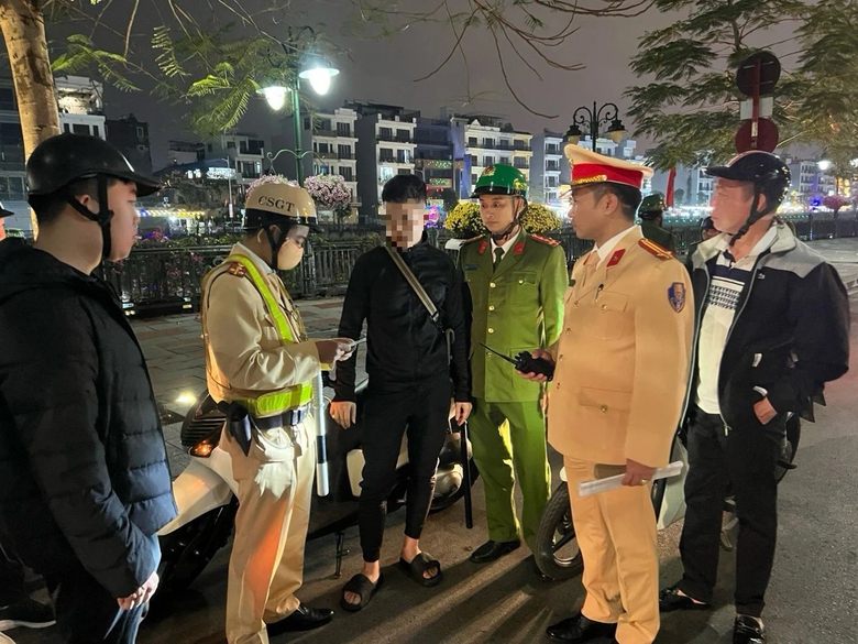 Hải Ph&ograve;ng xử mạnh c&aacute;c 