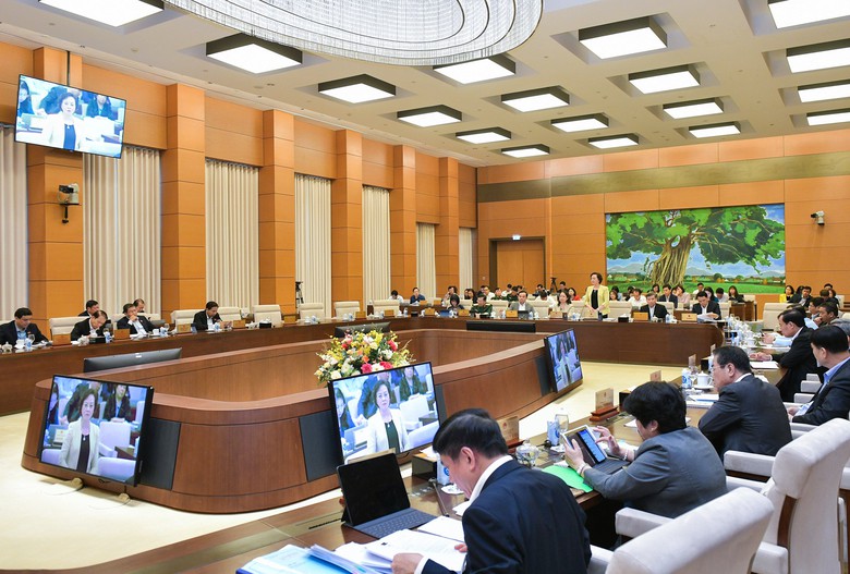 Quốc hội sẽ cho &yacute; kiến, th&ocirc;ng qua số lượng dự &aacute;n luật kỷ lục tại kỳ họp thứ 7- Ảnh 2.