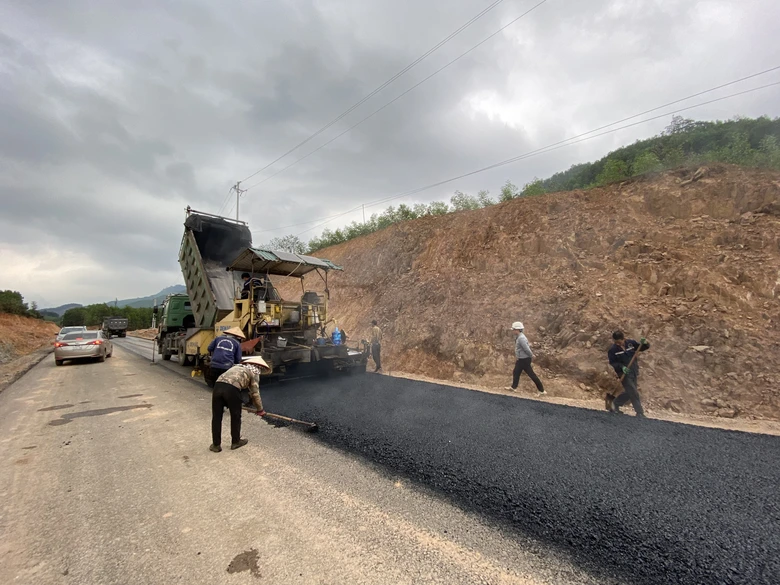 Bứt tốc thi c&ocirc;ng, đưa dự &aacute;n đường nối Quảng Ninh - Lạng Sơn sớm về đ&iacute;ch- Ảnh 4.