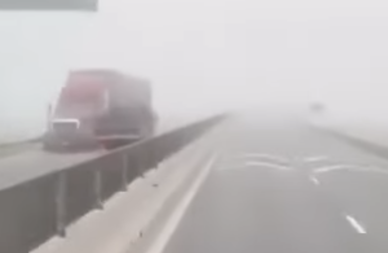 Xử l&yacute; t&agrave;i xế xe ben chạy ngược chiều tr&ecirc;n cao tốc- Ảnh 1.