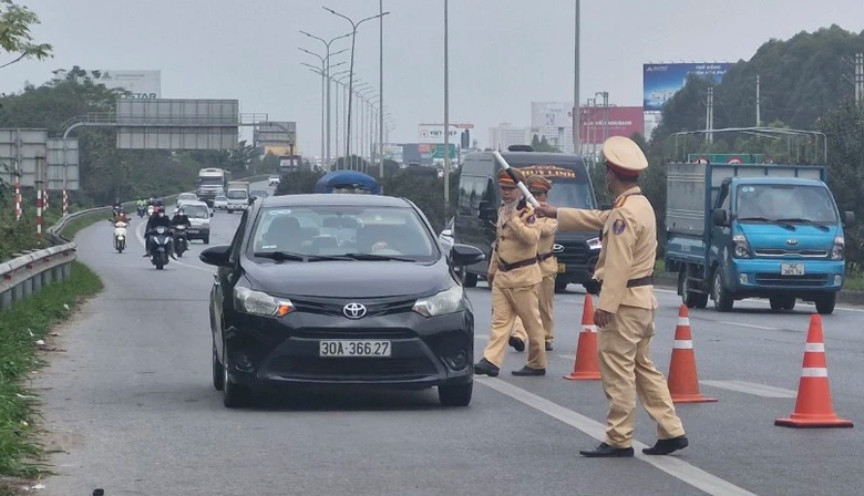 C&aacute;ch n&agrave;o để kh&ocirc;ng phạm lỗi khi gặp xe 