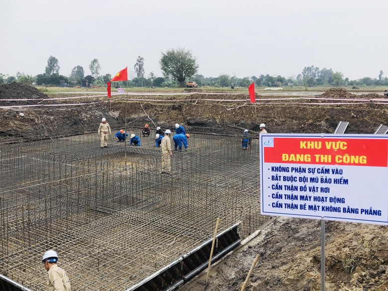 Thi đua 120 ngày đêm hoàn thành đường dây 500kV mạch 3- Ảnh 1. Thi đua 120 ngày đêm hoàn thành đường dây 500kV mạch 3- Ảnh 1.