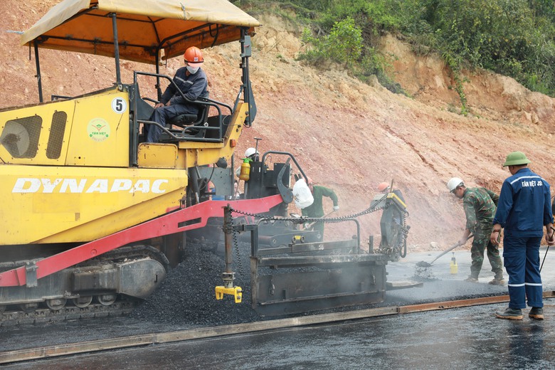Tăng tốc thi công đường liên kết vùng tại Thái Nguyên- Ảnh 2. Tăng tốc thi công đường liên kết vùng tại Thái Nguyên- Ảnh 2.