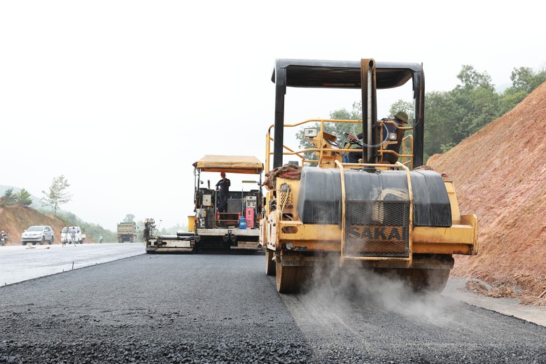 Tăng tốc thi công đường liên kết vùng tại Thái Nguyên- Ảnh 1. Tăng tốc thi công đường liên kết vùng tại Thái Nguyên- Ảnh 1.