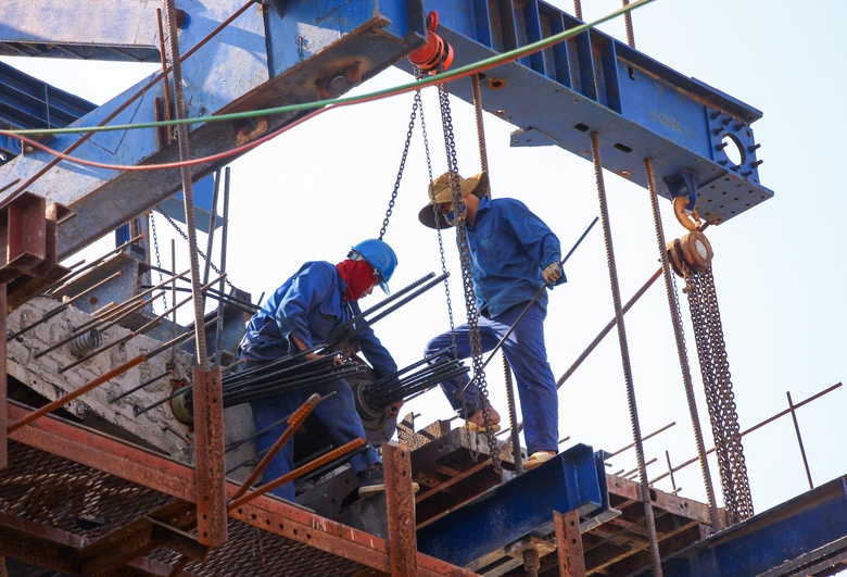 Tăng tốc thi c&ocirc;ng đường li&ecirc;n kết v&ugrave;ng tại Th&aacute;i Nguy&ecirc;n- Ảnh 19.