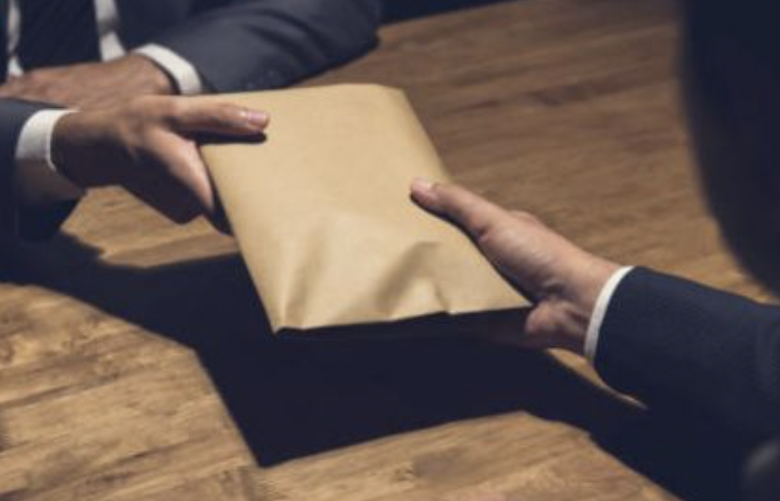 Người phụ nữ b&aacute;n xăng gi&uacute;p c&aacute;c t&agrave;i xế chung chi cho CSGT trạm Suối Tre ra sao?- Ảnh 2.