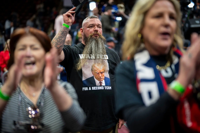 Chiến lược ho&agrave;n hảo gi&uacute;p &ocirc;ng Trump đ&aacute;nh bại đối thủ cứng ngay tr&ecirc;n 