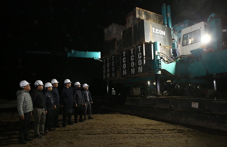 Kiểm tra đột xuất việc thi công đường dây 500kV mạch 3- Ảnh 2. Kiểm tra đột xuất việc thi công đường dây 500kV mạch 3- Ảnh 2.