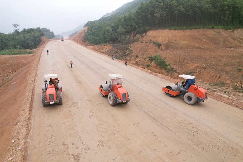 Tăng tốc thi công đường liên kết vùng tại Thái Nguyên- Ảnh 10. Tăng tốc thi công đường liên kết vùng tại Thái Nguyên- Ảnh 10.