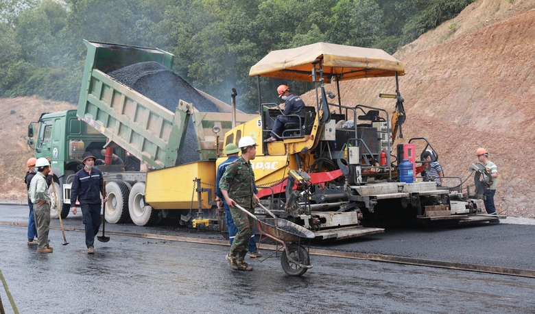 Tăng tốc thi công đường liên kết vùng tại Thái Nguyên- Ảnh 6. Tăng tốc thi công đường liên kết vùng tại Thái Nguyên- Ảnh 6.