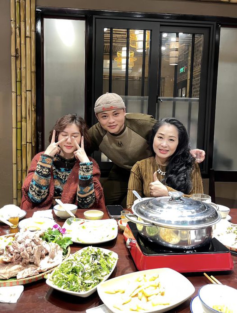 Phim ngắn 3 phút Bên hiếu bên tình kết thúc vội vã, khán giả than Phim ngắn 3 phút Bên hiếu bên tình kết thúc vội vã, khán giả than