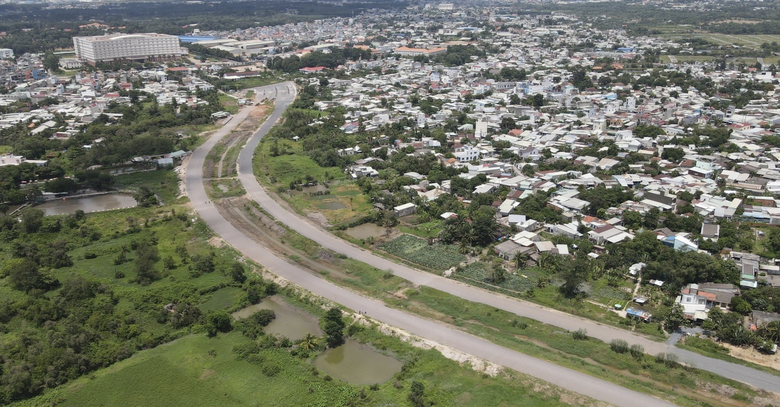 Đồng Nai: Gấp rút đầu tư hương lộ 2 để khai thác cầu Vàm Cái Sứt- Ảnh 4. Đồng Nai: Gấp rút đầu tư hương lộ 2 để khai thác cầu Vàm Cái Sứt- Ảnh 4.