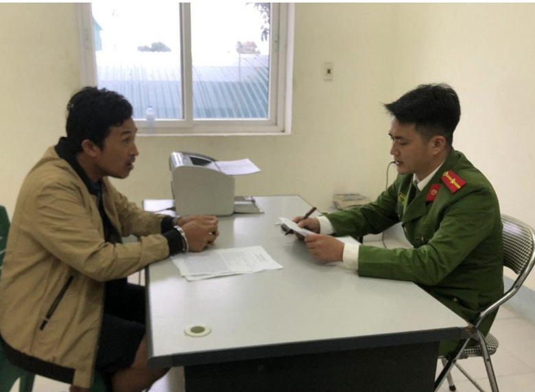 Khởi tố hai đối tượng vi phạm lao xe v&agrave;o CSGT h&ograve;ng chạy trốn- Ảnh 1.