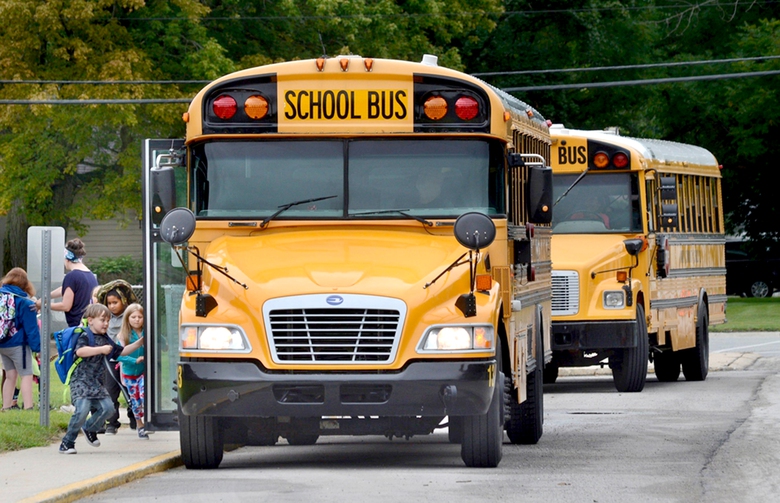 C&aacute;ch n&agrave;o gi&uacute;p xe chở học sinh an to&agrave;n hơn?- Ảnh 2.