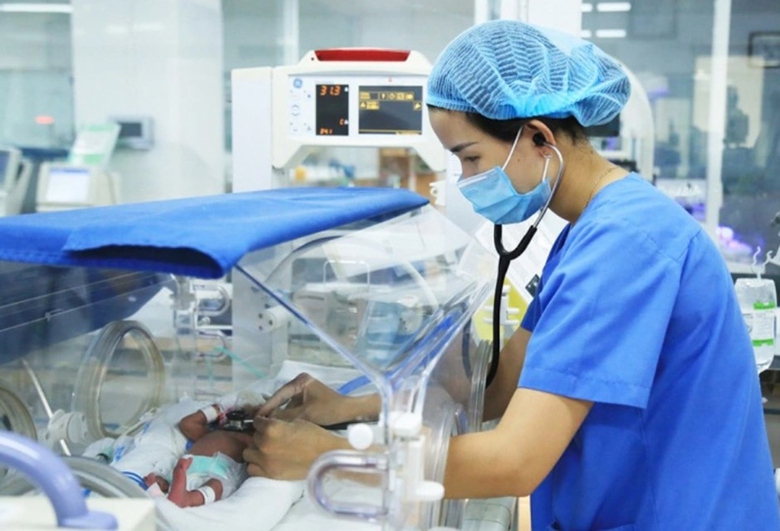 Gian nan gi&agrave;nh sự sống cho trẻ sinh non- Ảnh 1.